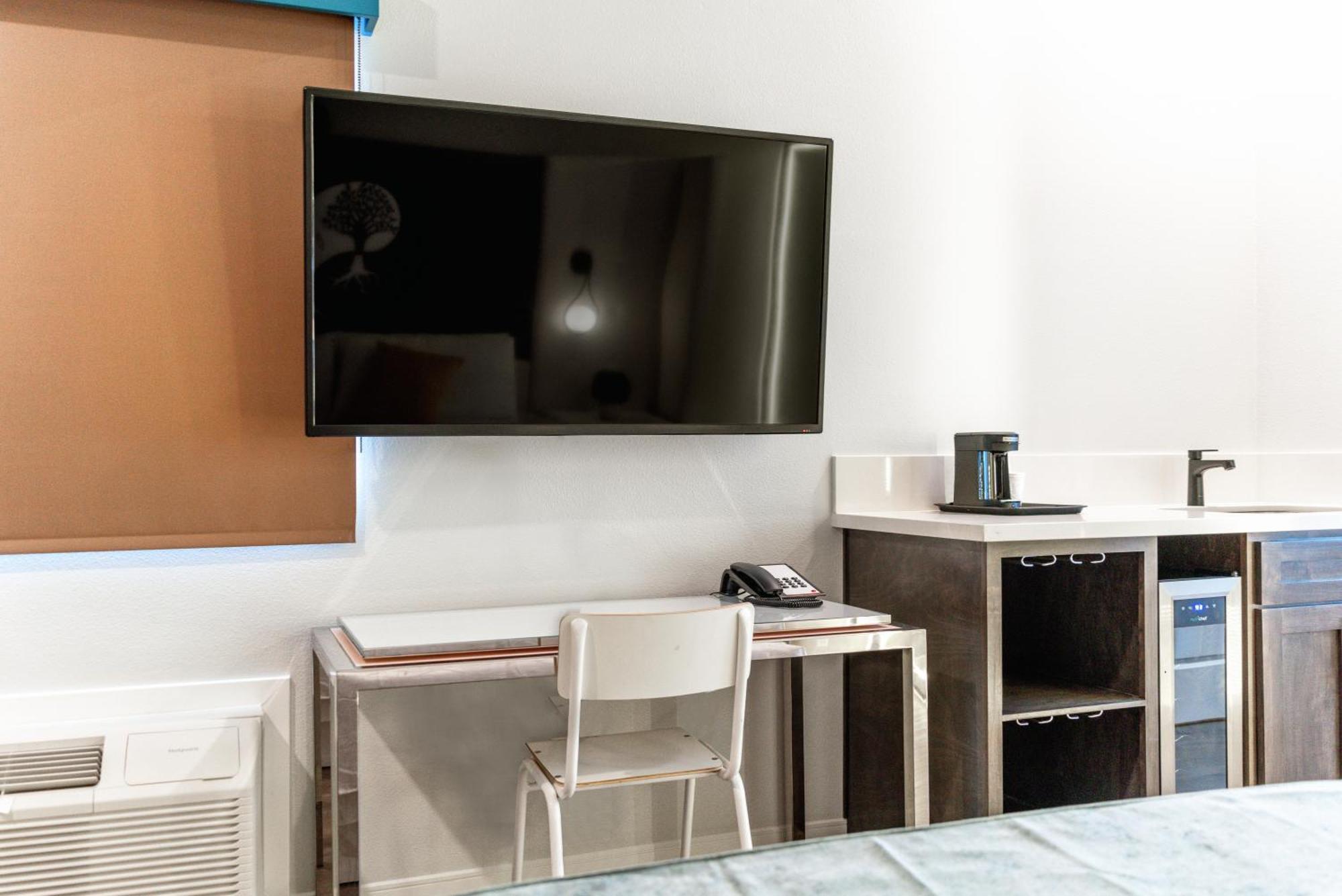 Aspire Inn Studios & Spas Bellflower Exterior foto